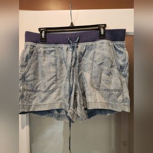 WHBM brand new Women's pull on shorts XL